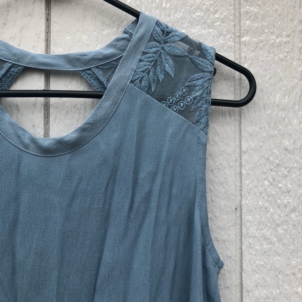 Elodie blue lace shoulder, flowy tank